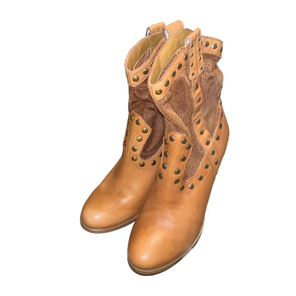 BCBG Winston Tan and Mesh Western Boots - Picture 3 of 15